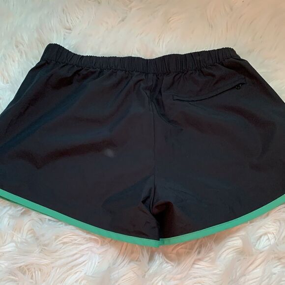 VANS Size Medium black with green trim athletic shorts NWOT - Picture 2 of 8